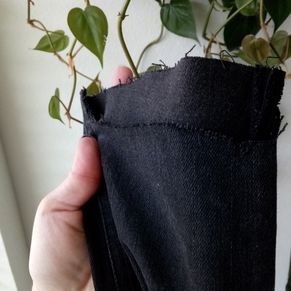 Rock with Holes Rag and Bone distressed capris - Picture 4 of 4